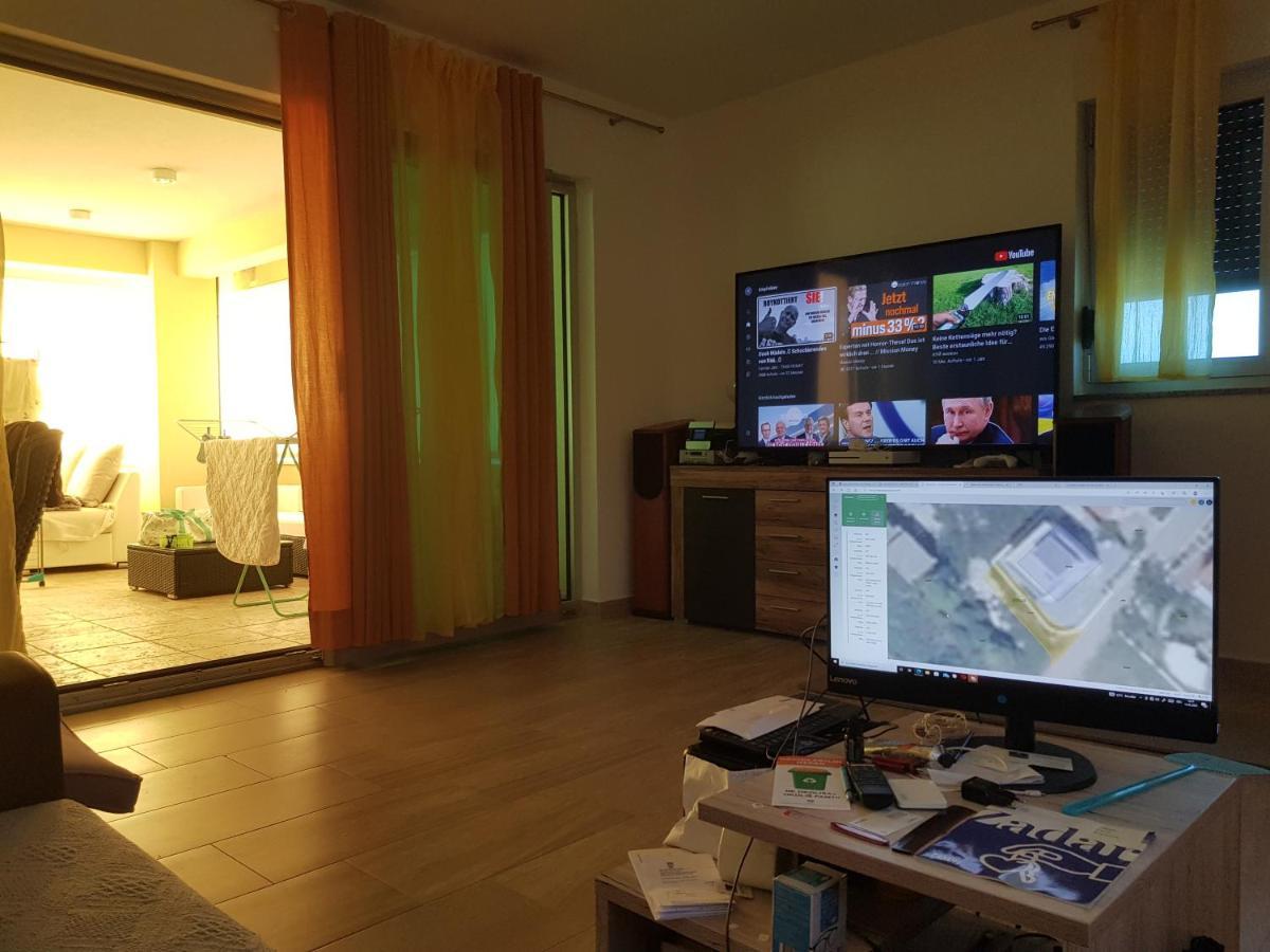 Yellow Cube Kožino 외부 사진